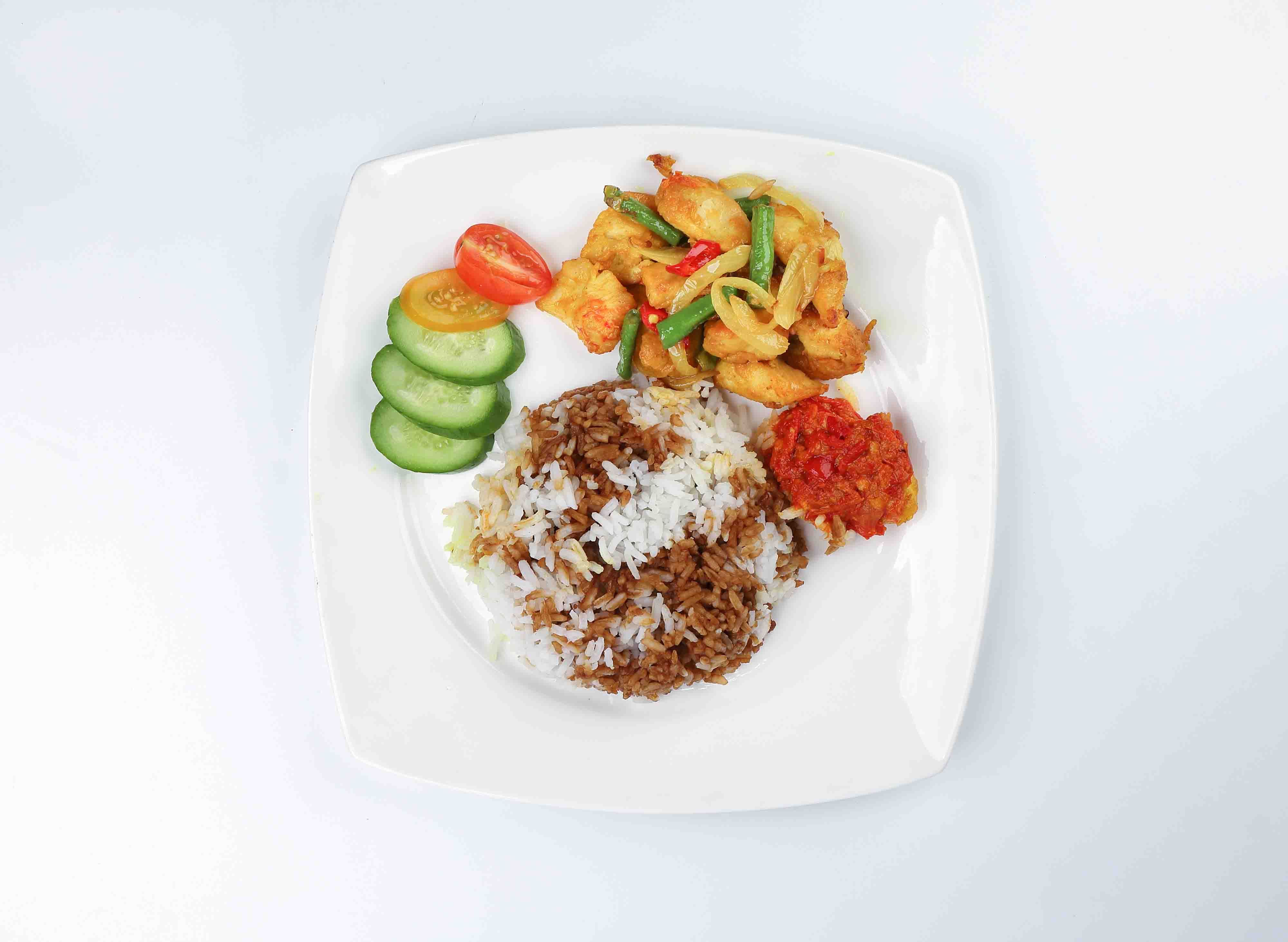 Nasi Ayam/Daging Goreng Kunyit | Food Delivery from foodpanda