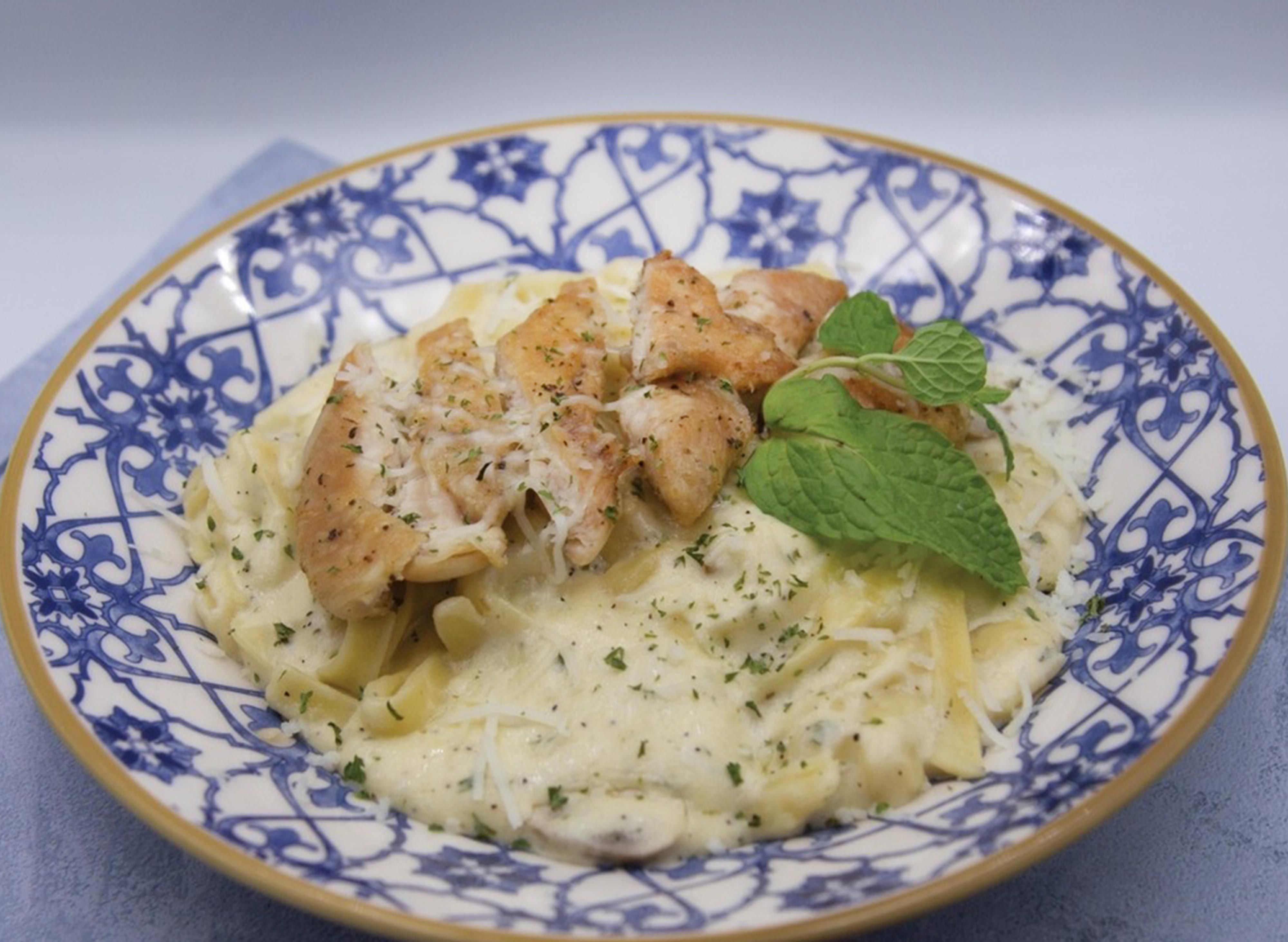 Liyana Love's Kitchen (Pagoh) menu and delivery in Muar foodpanda