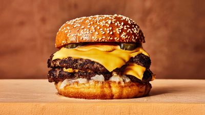 Nago's Burger Kayu Ara