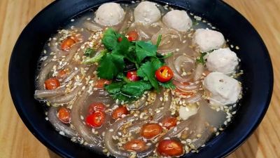 The Old Man 老汉酸辣粉 (KSL Taman Abad)