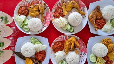 Ayam Penyet Bos! - Seksyen 25