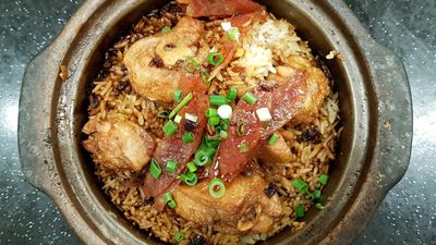 Yi Sheng Chicken Rice Pot 億勝魚頭米粉瓦煲雞飯