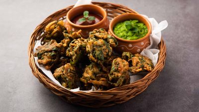 Cucur Campur Warong 2000 (Desa Ilmu)