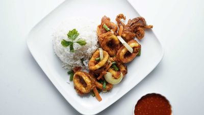 Mat Rock Ayam Goreng Kunyit (Presint 8)