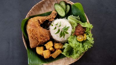 Nasi Ayam Warisan Nilai (Dataran Universiti)