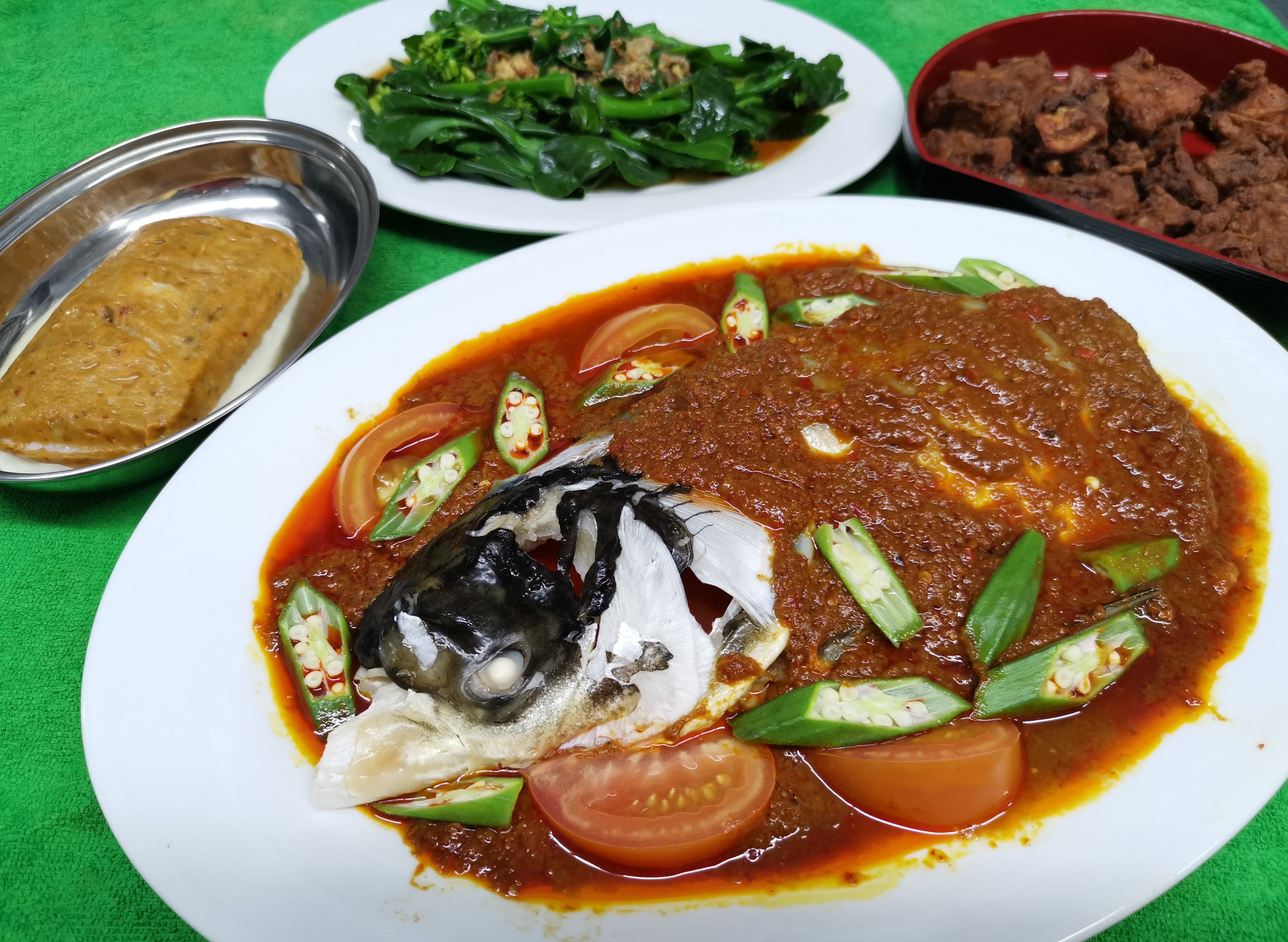 Hua wang steamed fish head vendor logo