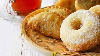 Karipap Donut Bikin Panas (Jalan Kristal)