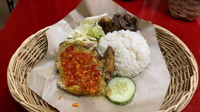 Ayam Gepuk Nyambelin (Taman Selayang Heights)