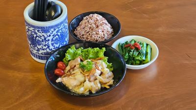 Yus Bento 裕の便当 (Kebun Teh)