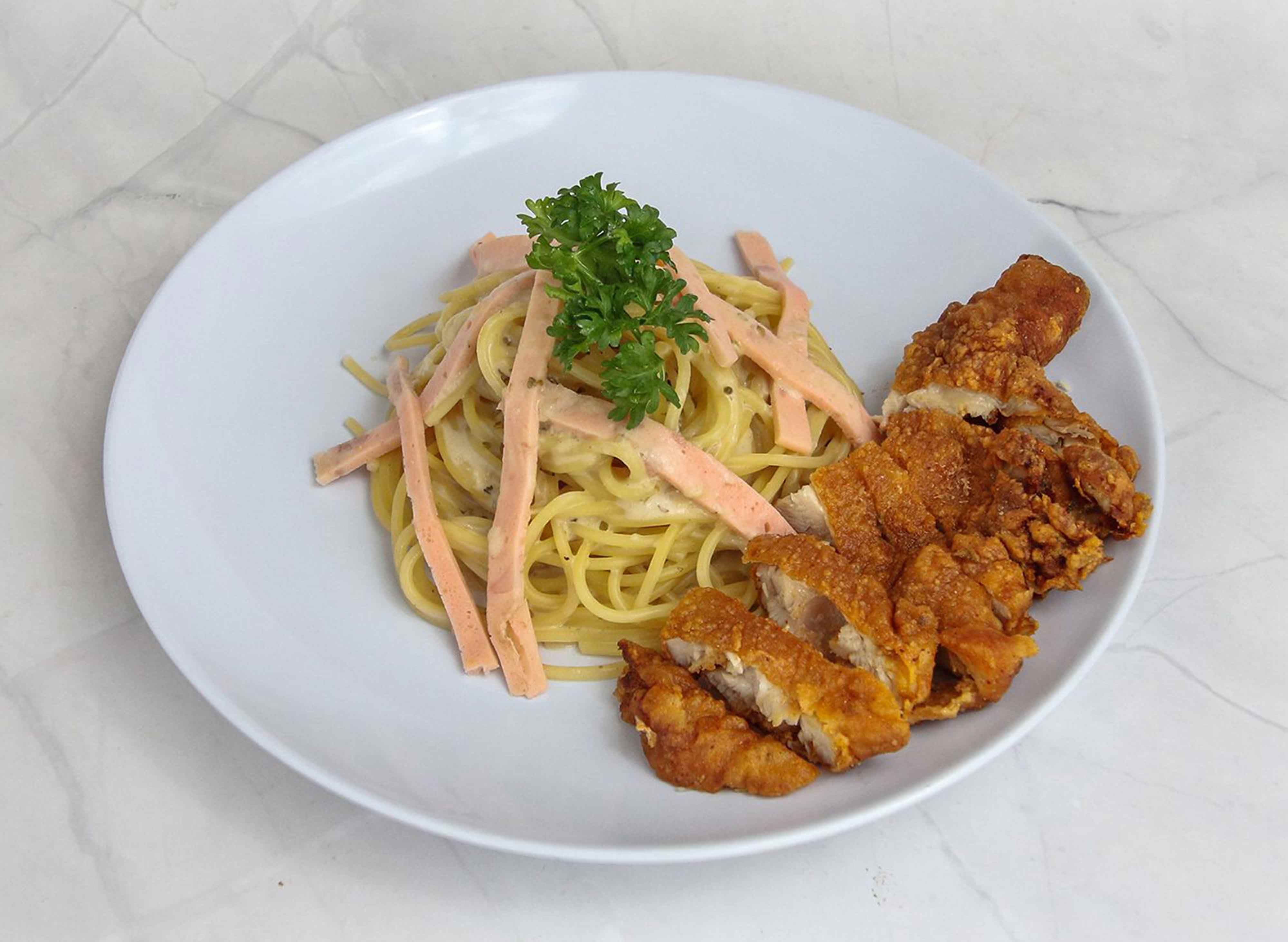 FAT LOOK CHICKEN CHOP RICE & SPAGHETTI Lucky Food Street menu in