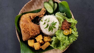 Nasi Ayam Penyet Warisan Bonda (Hadapan ILP)