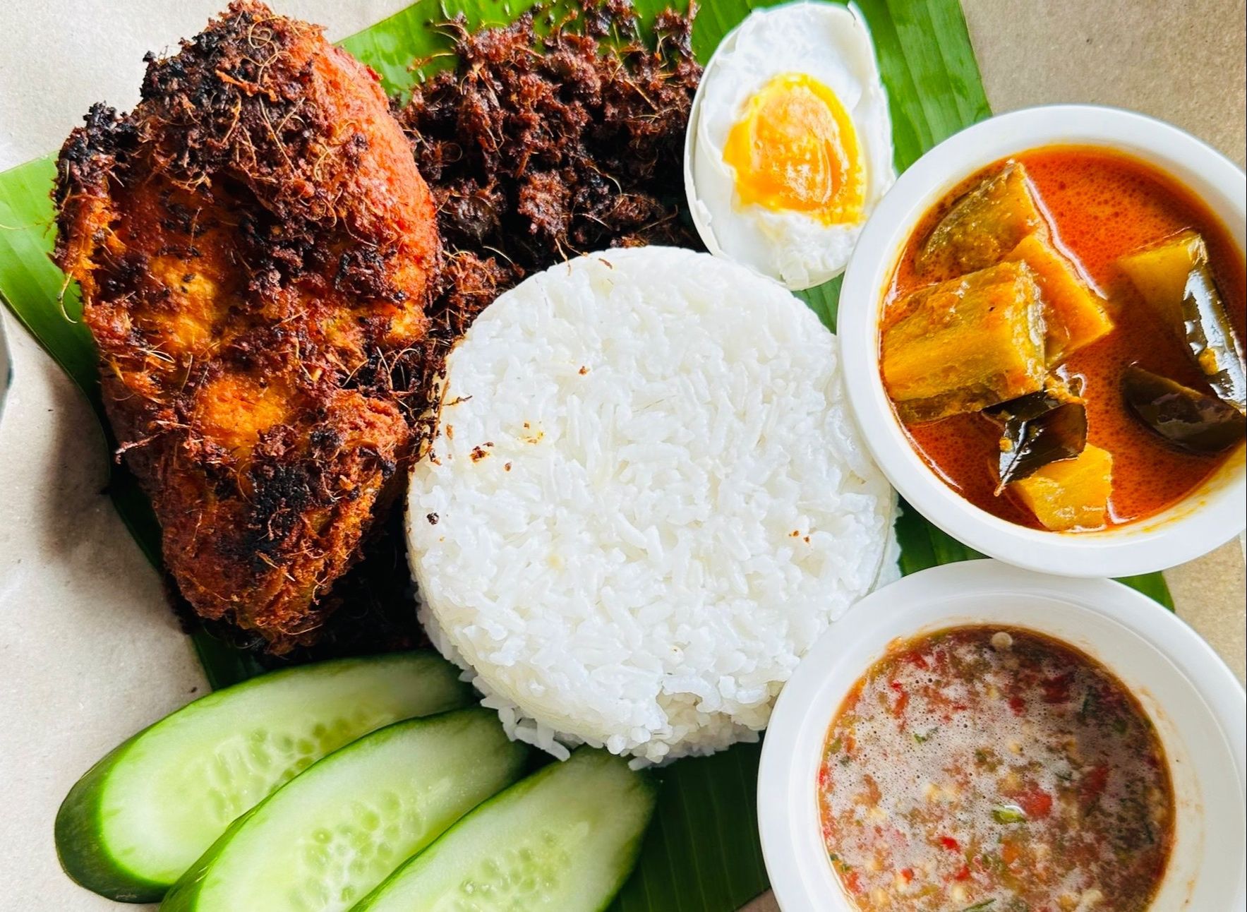 Nasi Kukus Ayam Rempah 4 Beradik vendor logo