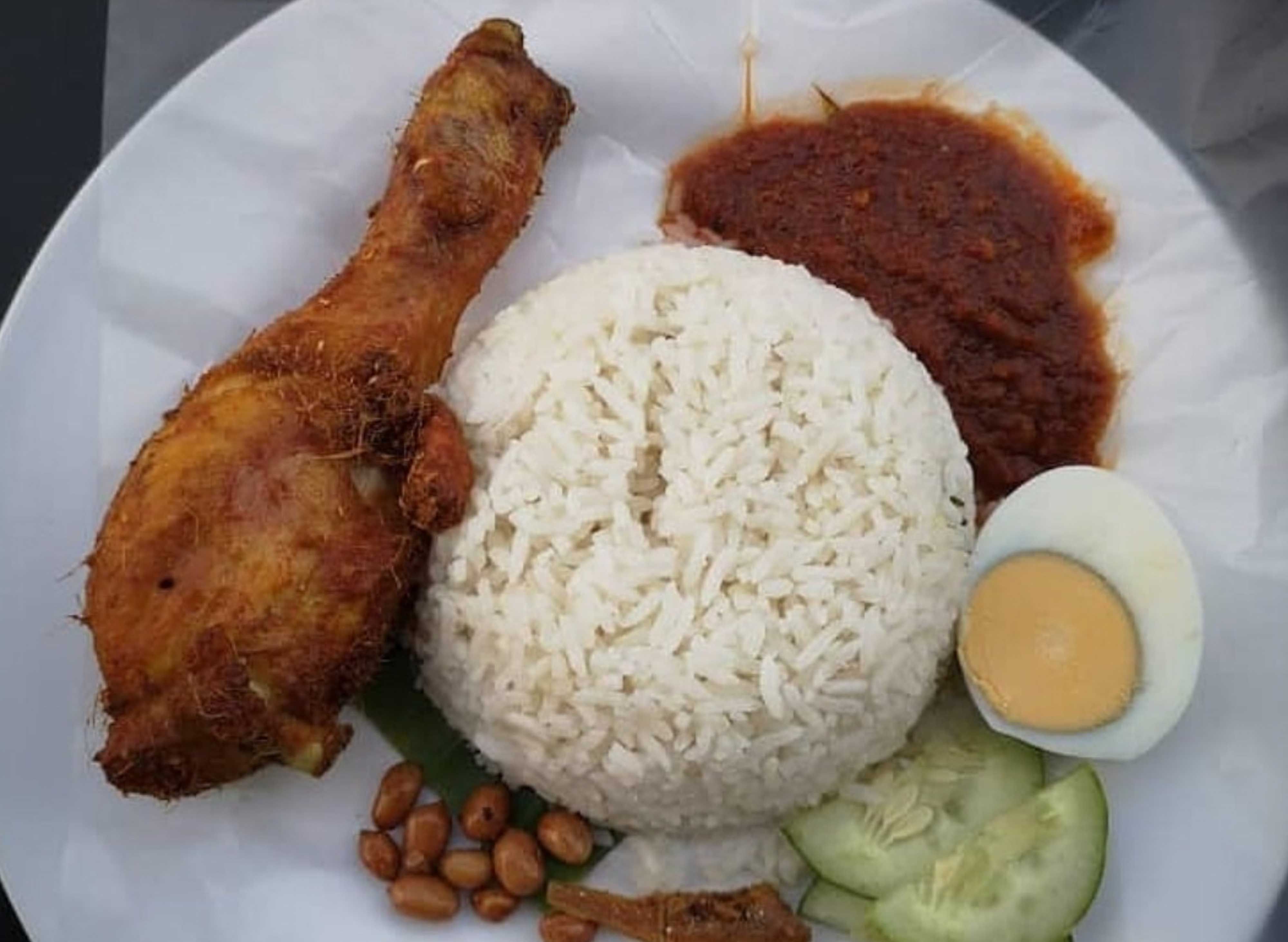 Nasi Lemak Kukus Ayam Berempah Uptown Santai Setia Alam菜单 | Foodpanda ...