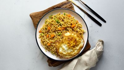 MK Nom Nom Lab (Jalan Kemuning Bayu 33/30d)