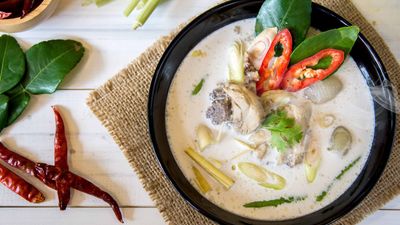 YEYEYE COCONUT CHICKEN HOTPOT