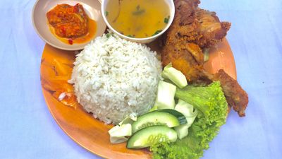 Ayam Gepuk Maha SutraSari (Bersebelahan MDHT)