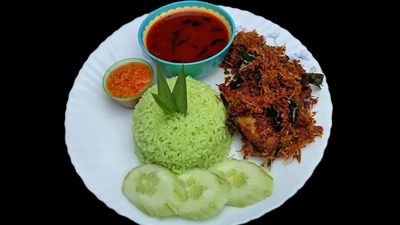 Nasi Pandan Toriquna Ayam Berempah