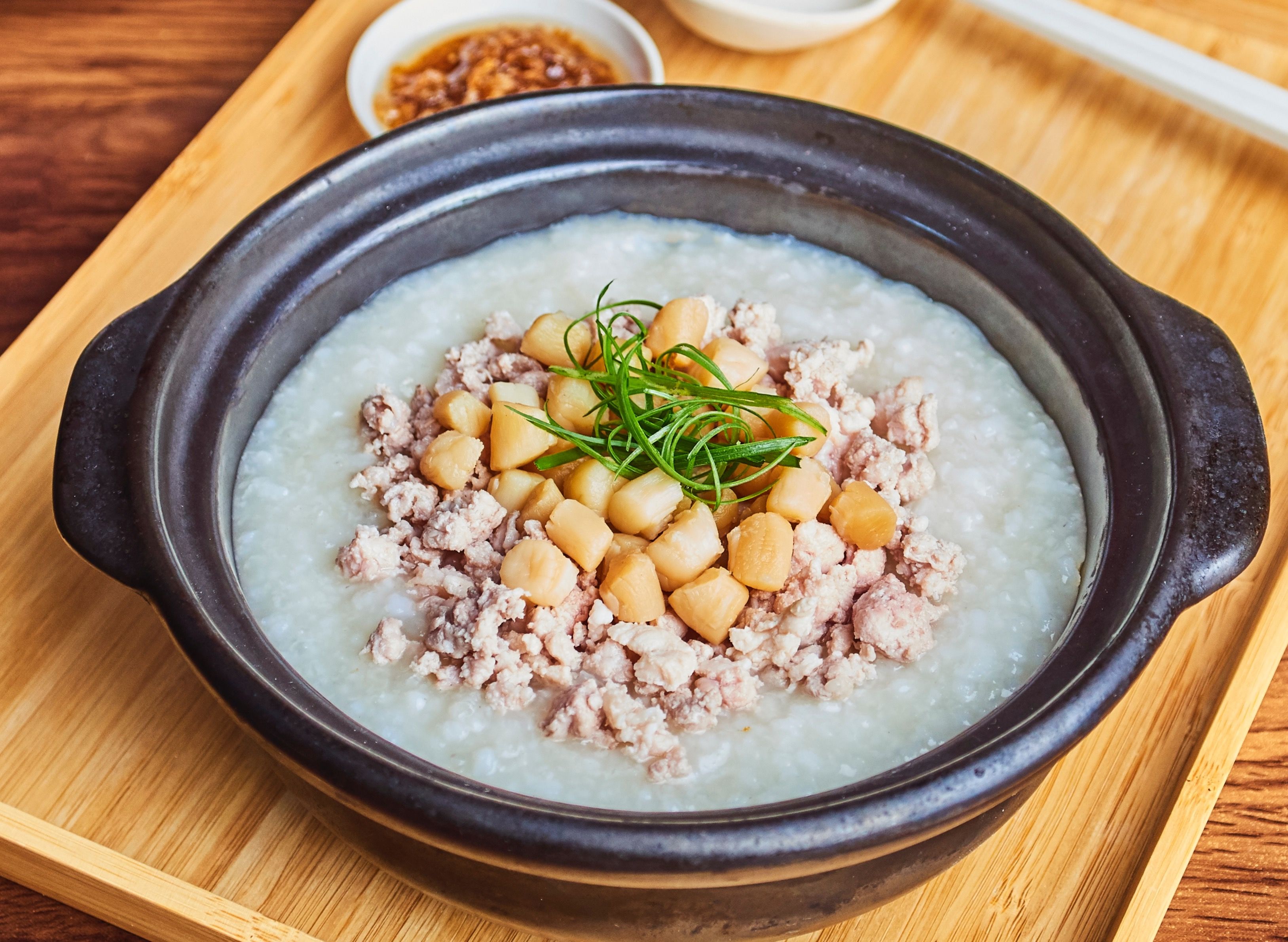 Bakul Porridge: Bubur Sehat dengan Kombinasi Topping Bergizi dan Lezat