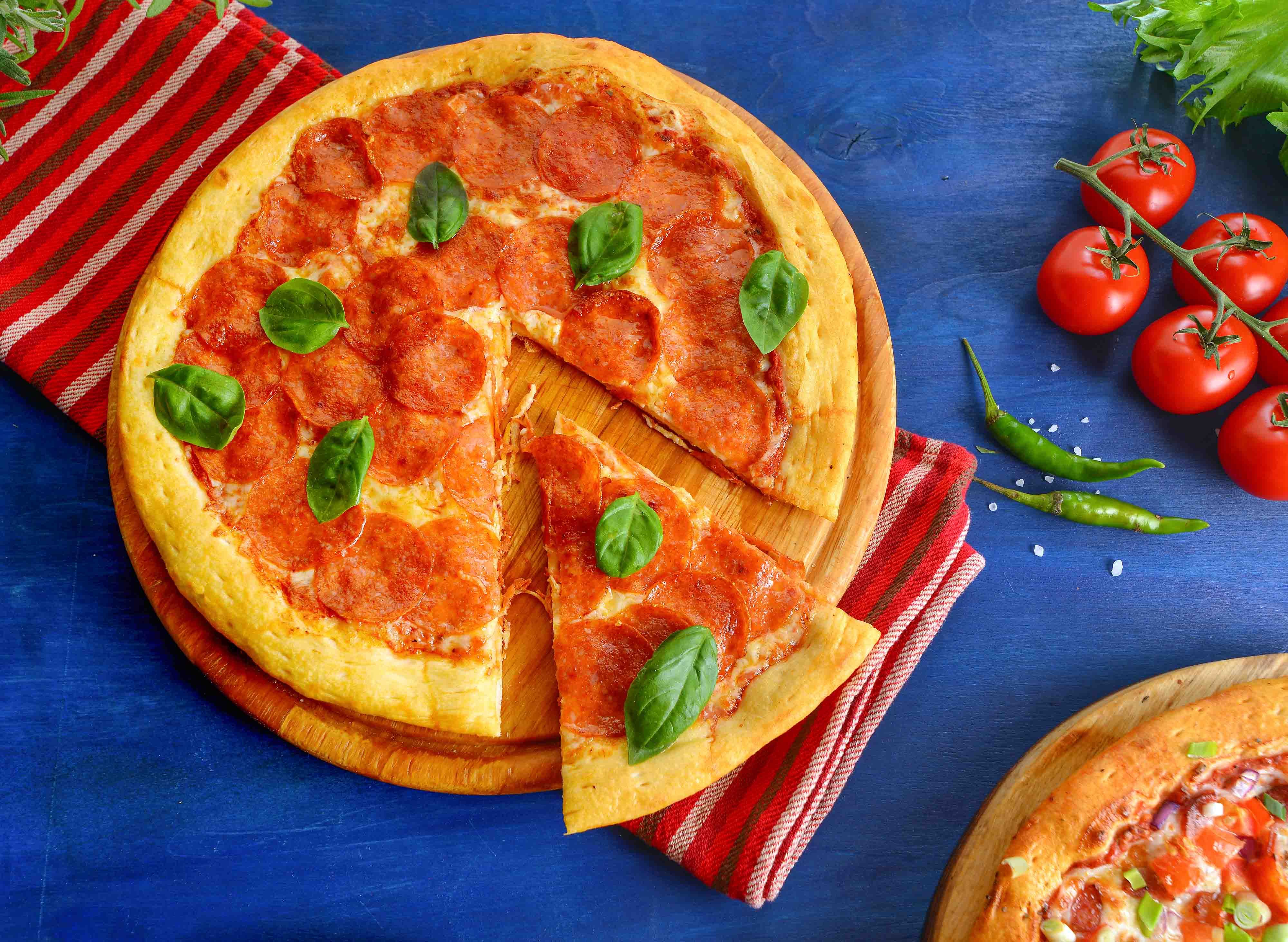 Takeaway from Paradis Pizza Oslo in Oslo & menu foodora delivery