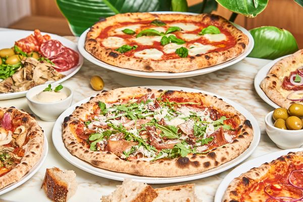 Pizza by Samson Hasle