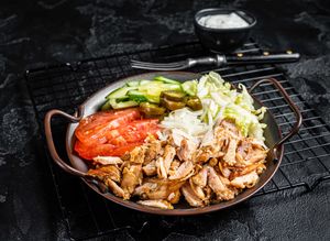 KJEMPE KEBAB OG PIZZA