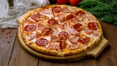 Komplett Pizza