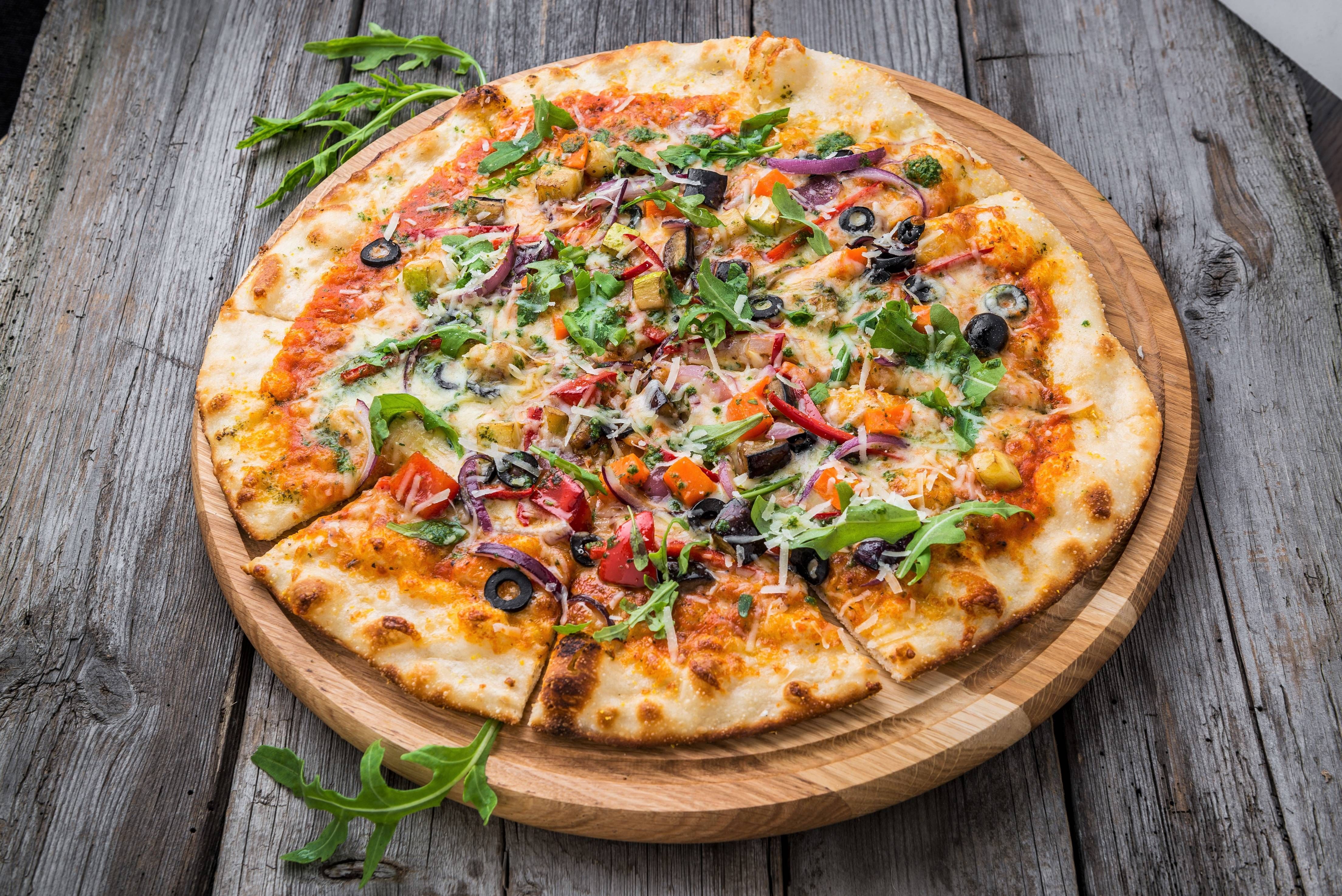 Ellas Kolgrill och Pizzeria vendor logo