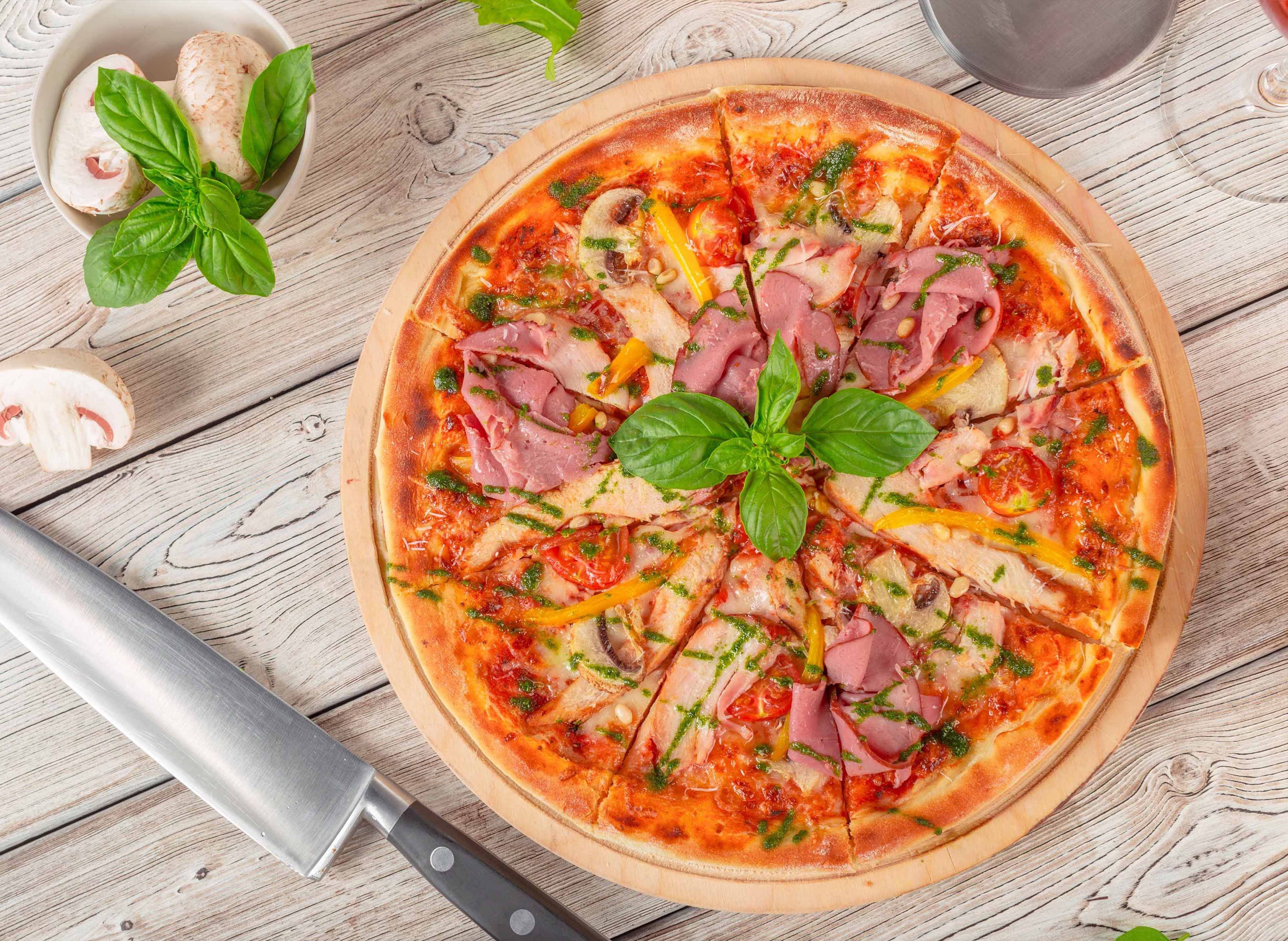Pizza Houses meny Beställ online i Karlskoga foodora