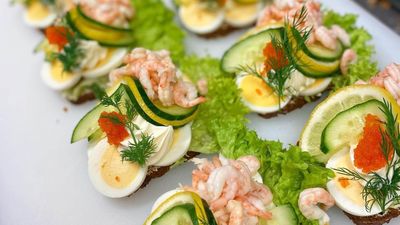 Dockans Poke Bowl och smörrebröd