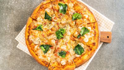 Roros Pizzeria, Grill & Sushi