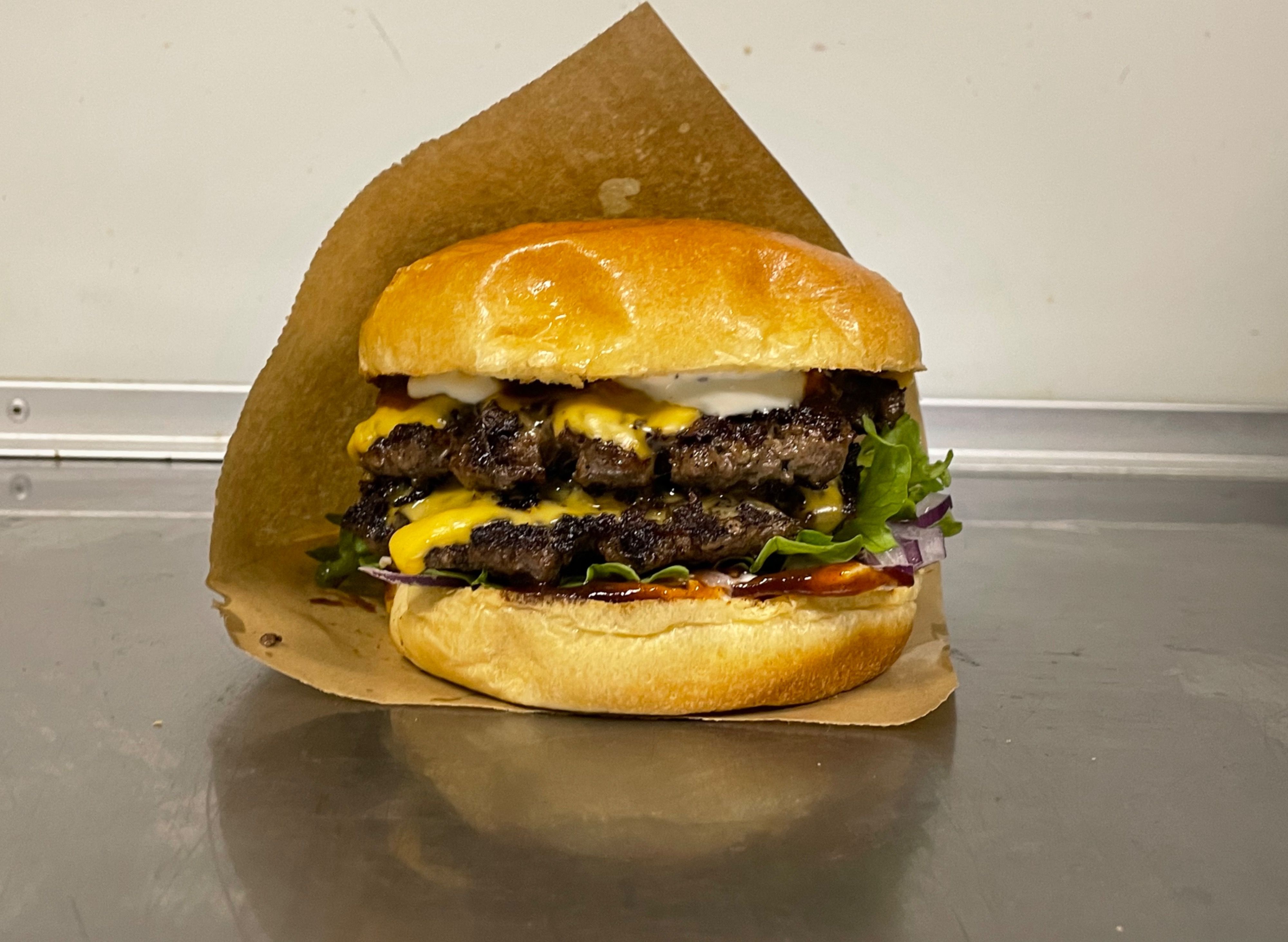 TK Burgerss meny & priser Beställ online i Linköping foodora