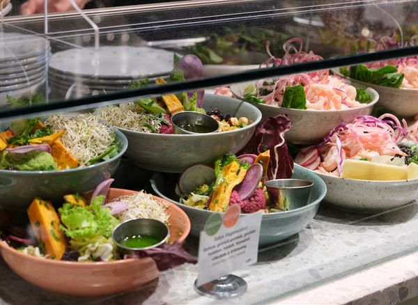 Sally Voltaire & Systrar