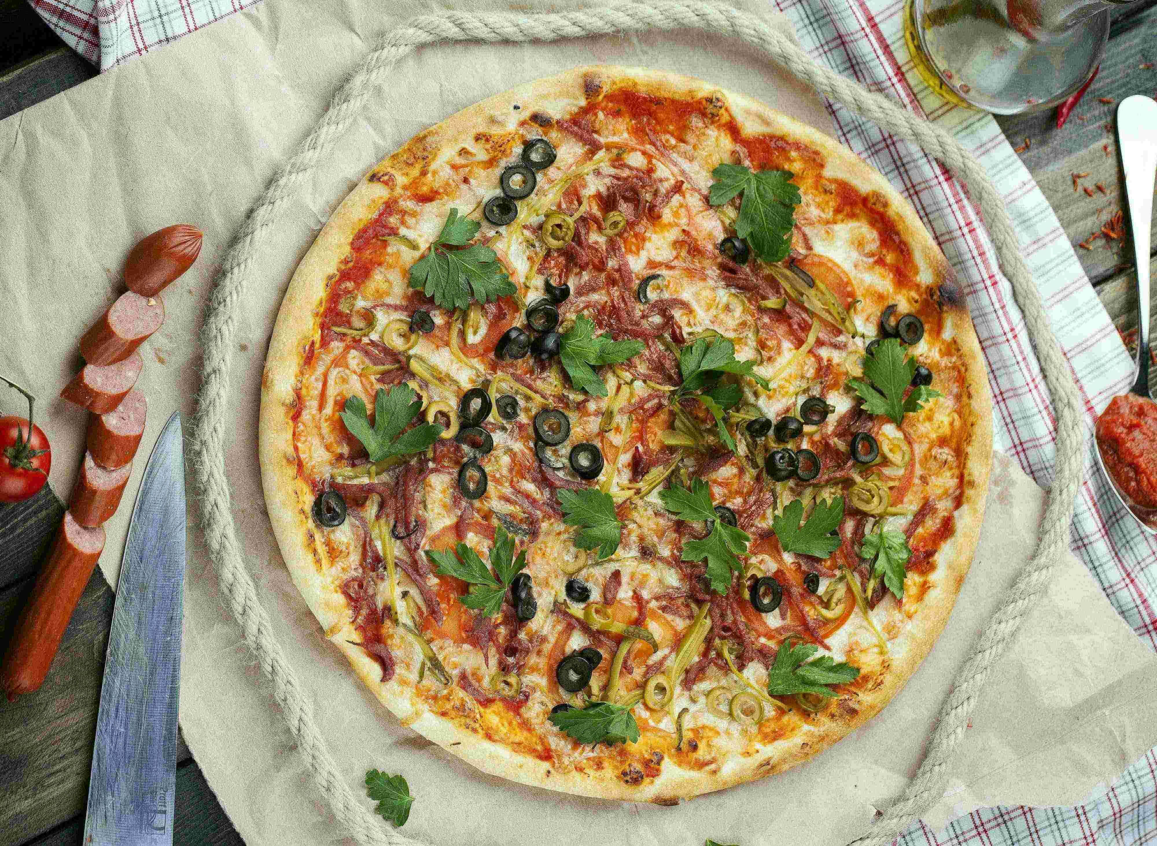 Träffen gatukök och pizzeria vendor logo