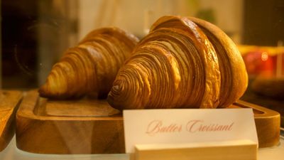 Café Claude - Avior Hotel