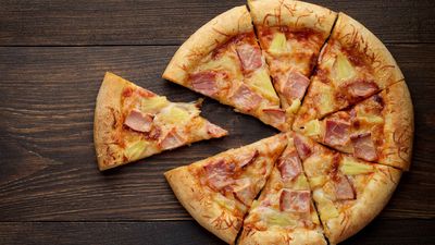CHA CHA'S PIZZA - Tanauan