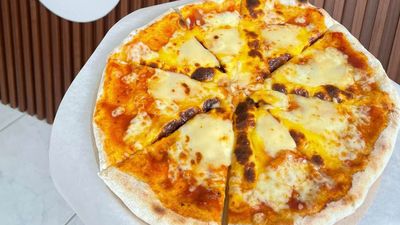 Vindra Stone Baked Pizza - Catalunan Grande