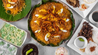 Aling Tonang's Pancit Palabok - Boni Avenue