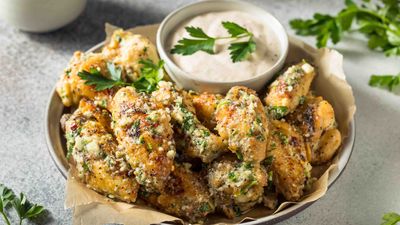 Wings N' Things - Malitlit