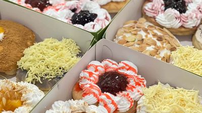 Zsakers Donut Cafe - Calipayan