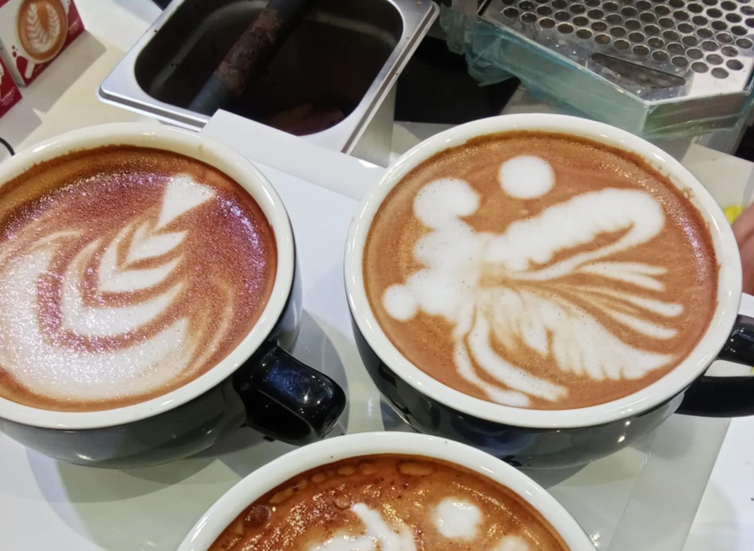 FROZZIYO & XL COFFEE SHOP vendor logo
