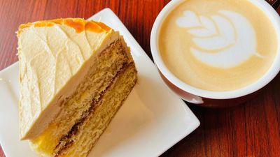 Cafe Reveuse - Anbonn Square