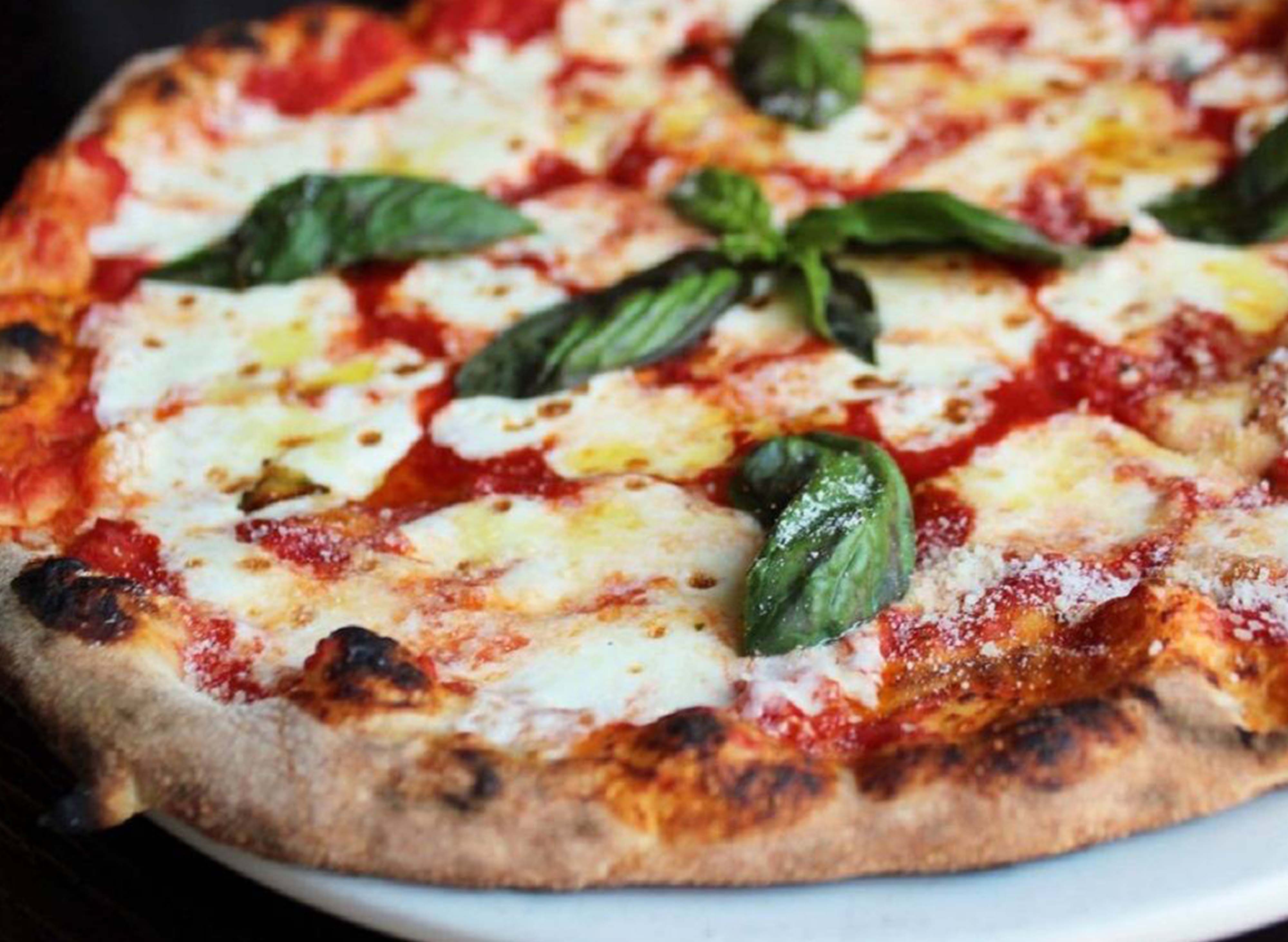 Deodato's Pizza By Esai - Santiago vendor logo