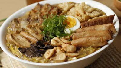 Pidong’s Batangas Lomi, Goto, at Bulalo - Concepcion Uno