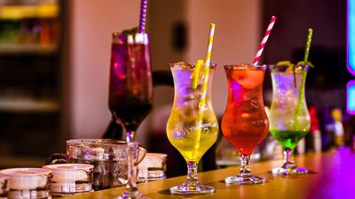 One Rounds Sportsbar & Cafe - Mintal