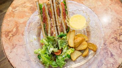 Tulua Cafe - Bangkal