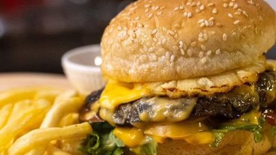 Comrads Burger Station (Pasig City)