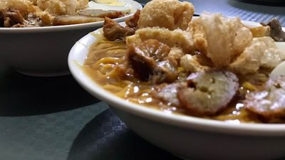 MR's Lomi and Tapsi - J. Magtibay Street