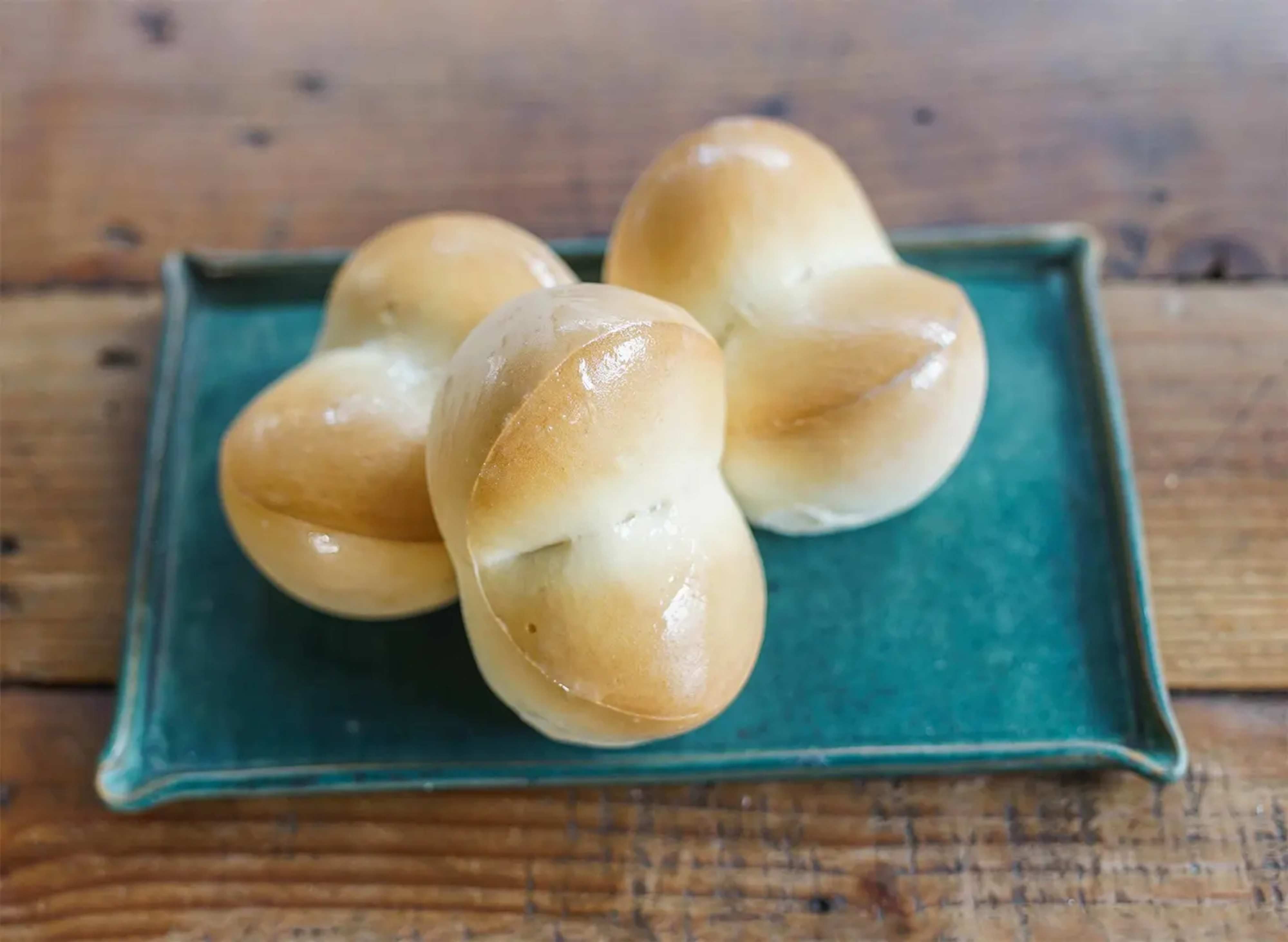 Leyte Quality Bread Bakery & Cafe Primark Town Center delivery in