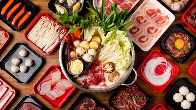 House of Hot Pot - Pawing