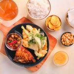 1/4 Crispy Bangus Ala Pobre + Crispy Pinakbet Solo Meal